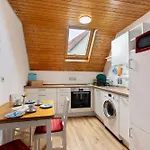 Apartmenthaus Sila 펜션 바인슈타트