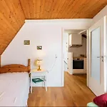 Apartmenthaus Sila 바인슈타트